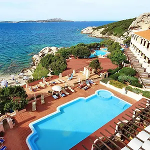 grand-hotel-smeraldo-beach.in-sardinia.net/